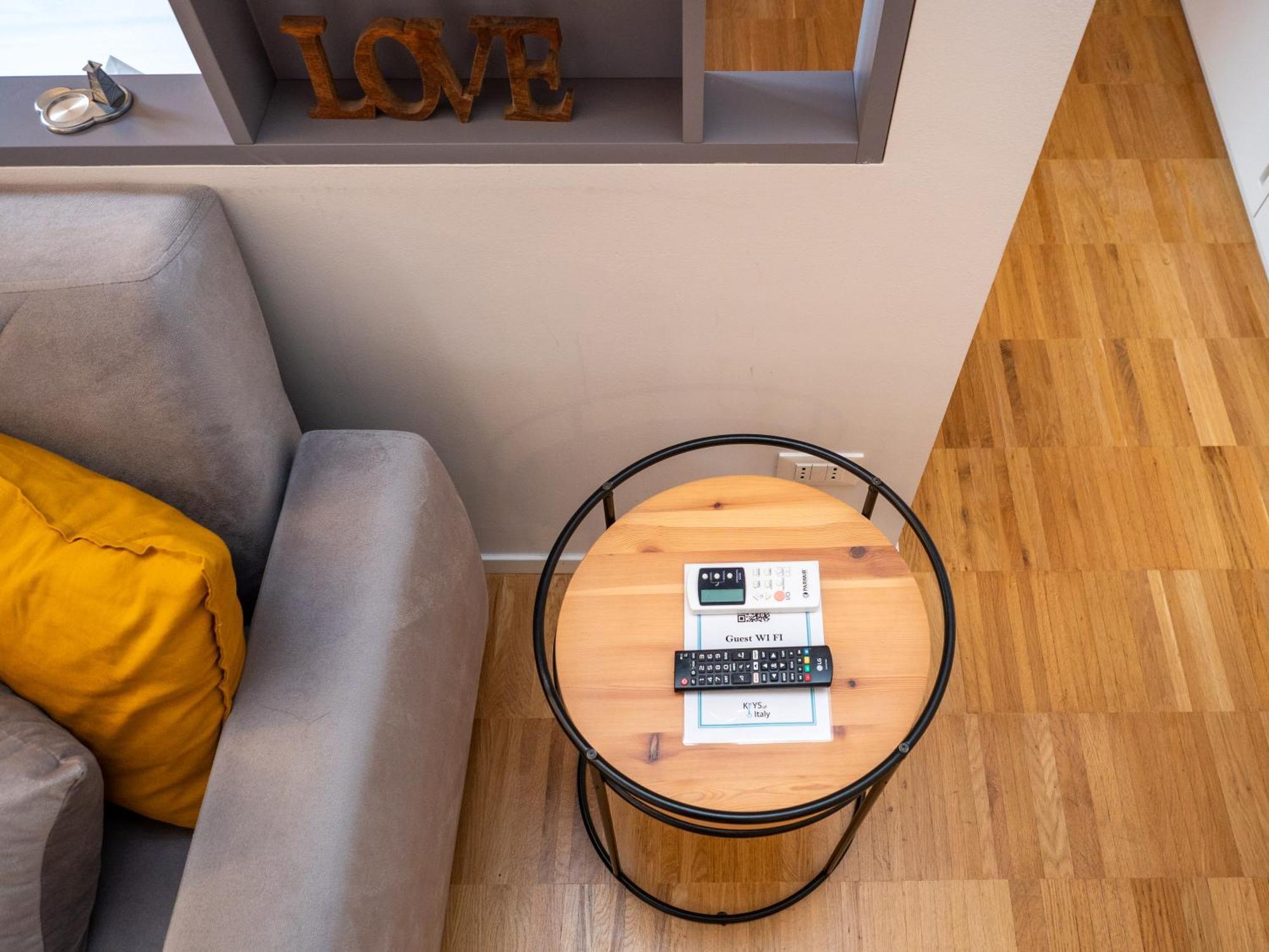 Keys Of Italy - Melloni 4 / Mustard Revolution Apartman Milánó Kültér fotó